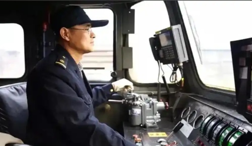 火車司機(jī)駕駛證怎么考？