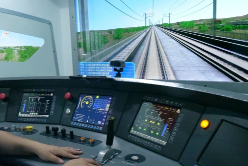 想當火車司機？中專學歷也能報名！穩(wěn)定高薪 + 鐵飯碗！