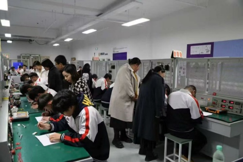 石家莊東華鐵路學(xué)校機(jī)電專(zhuān)業(yè)實(shí)訓(xùn)學(xué)出真技術(shù)嗎？