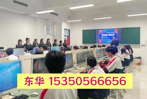 石家莊東華鐵路學校有校服嗎？平時讓穿校服嗎？